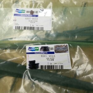 Doosan/Develon Wiper Parts, Arm 4541-9024 & Blade 4507-9003 Heavy Duty Parts Australia